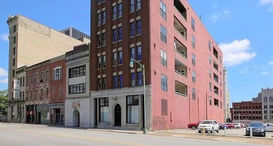816 Kanawha Boulevard East